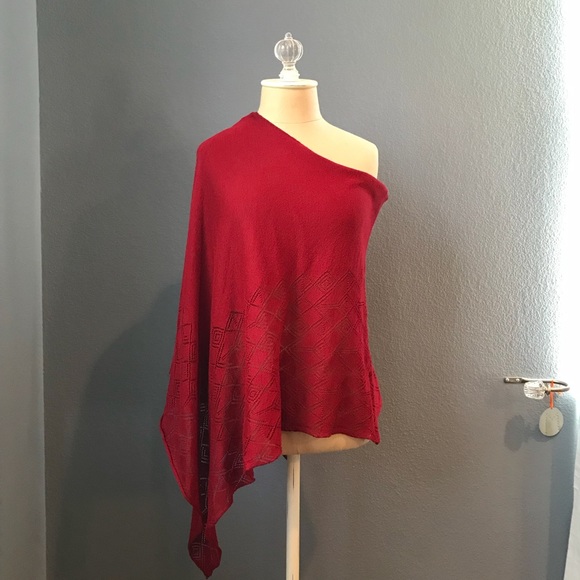 Dolce Vita Tops - Dolce Vita Red Knit Poncho